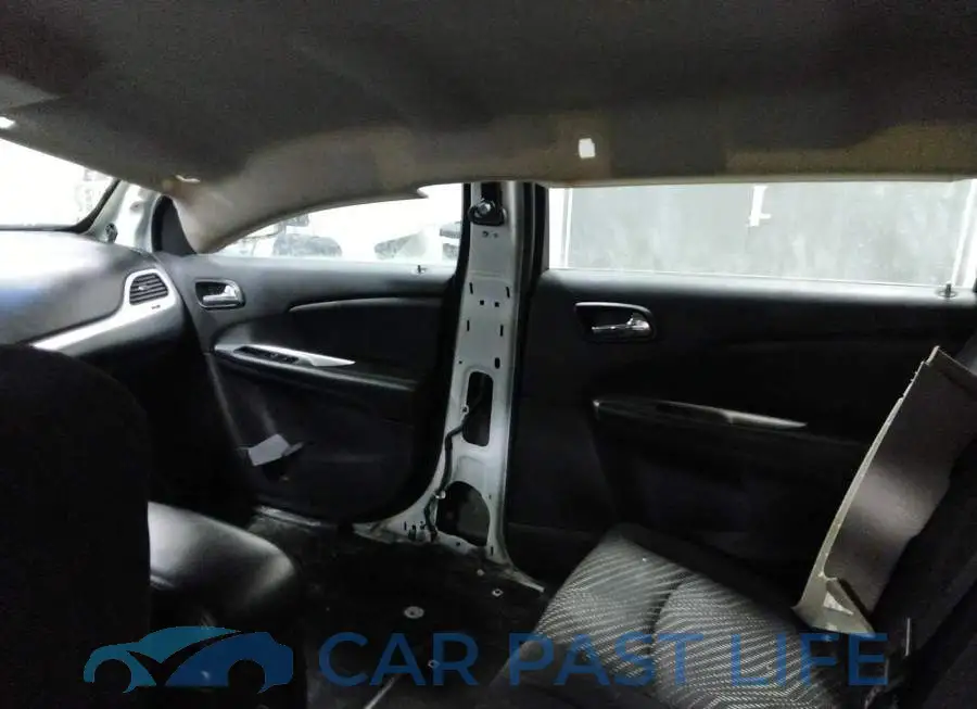 3C4PDCAB3FT556240# 6