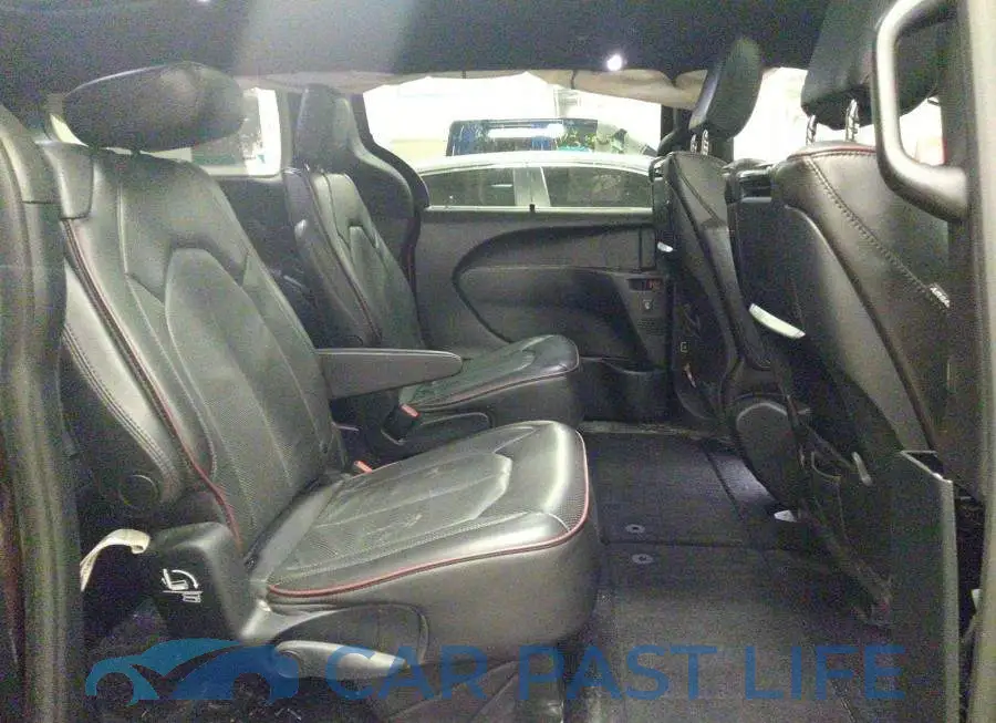 2C4RC1GG1LR102635# 8