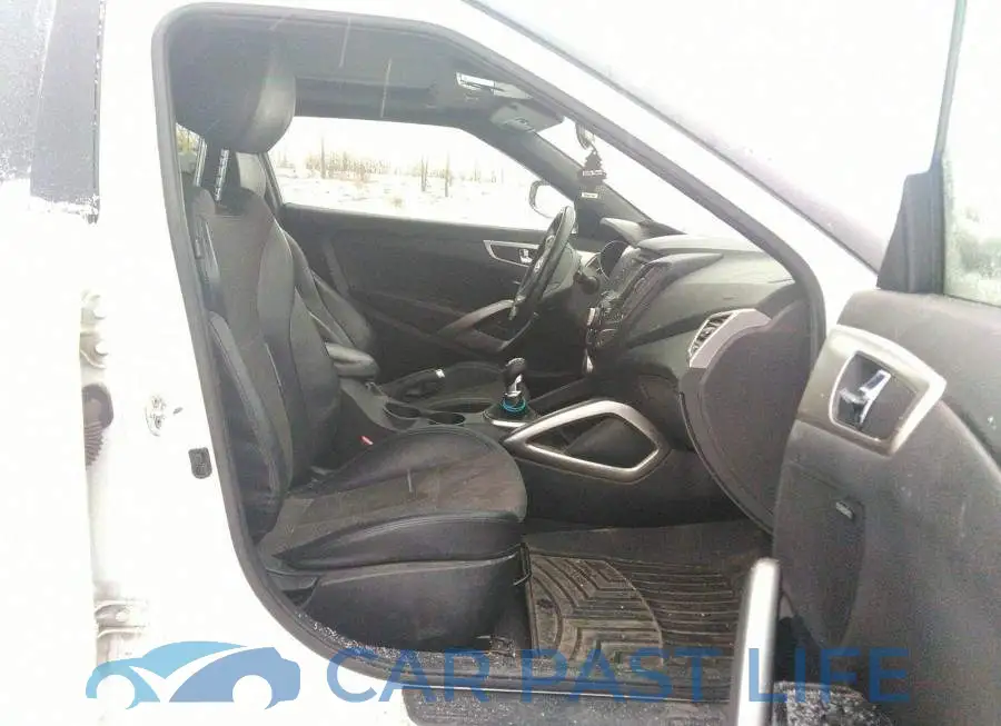 KMHTC6AD4GU275362# 5