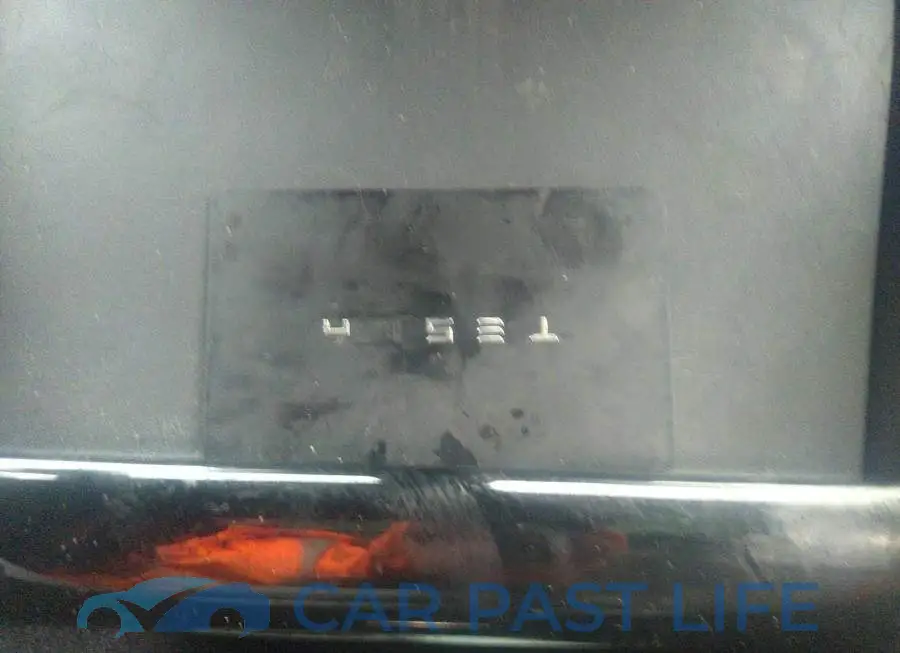 5YJ3E1EA7LF603975# 11