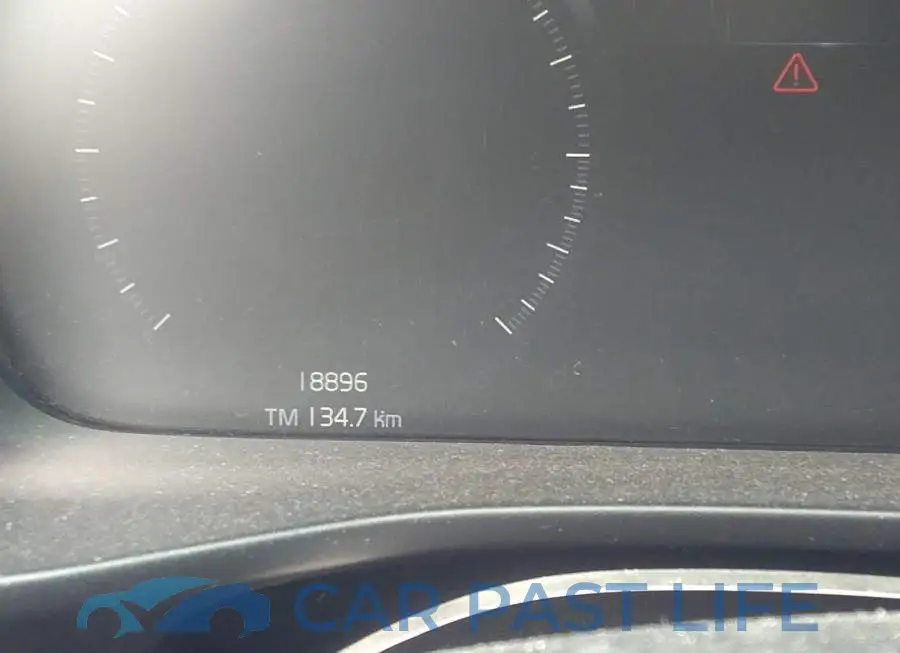 YV4162UM8L2199560# 7