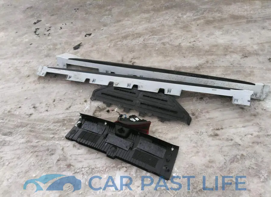 3KPF44AC9ME400229# 12