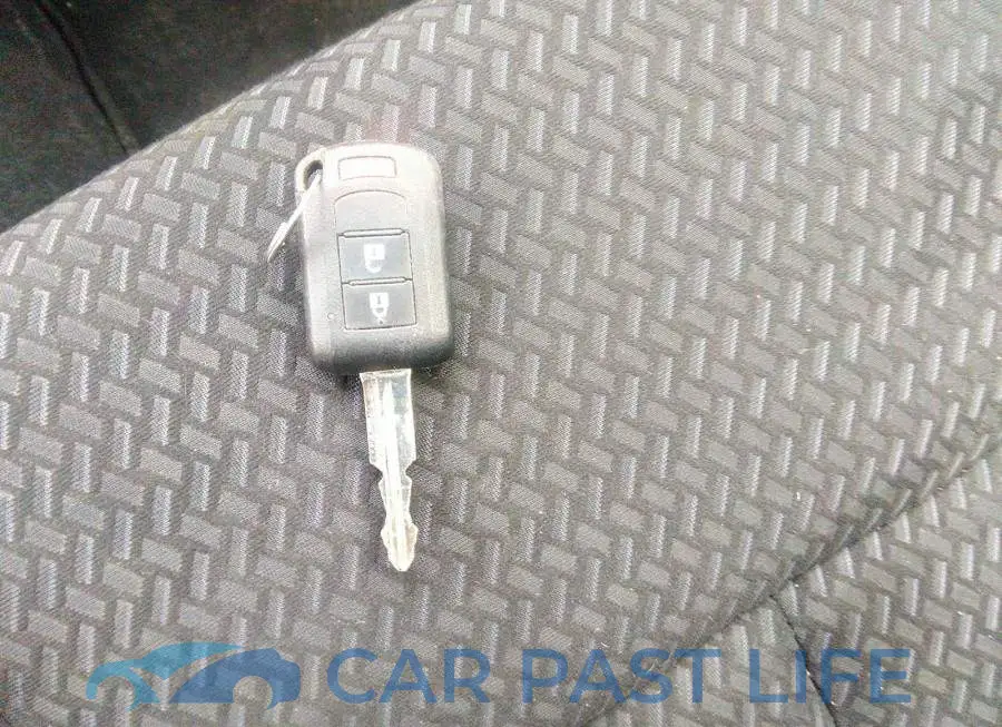 JA4ATUAA1NZ600890# 11