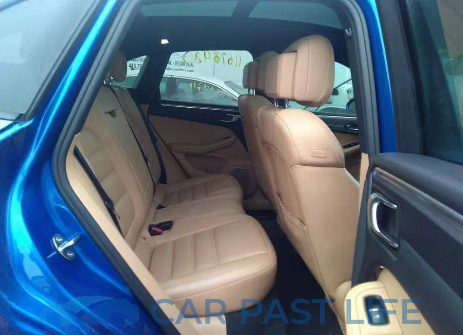 WP1AA2A53HLB03686# 8