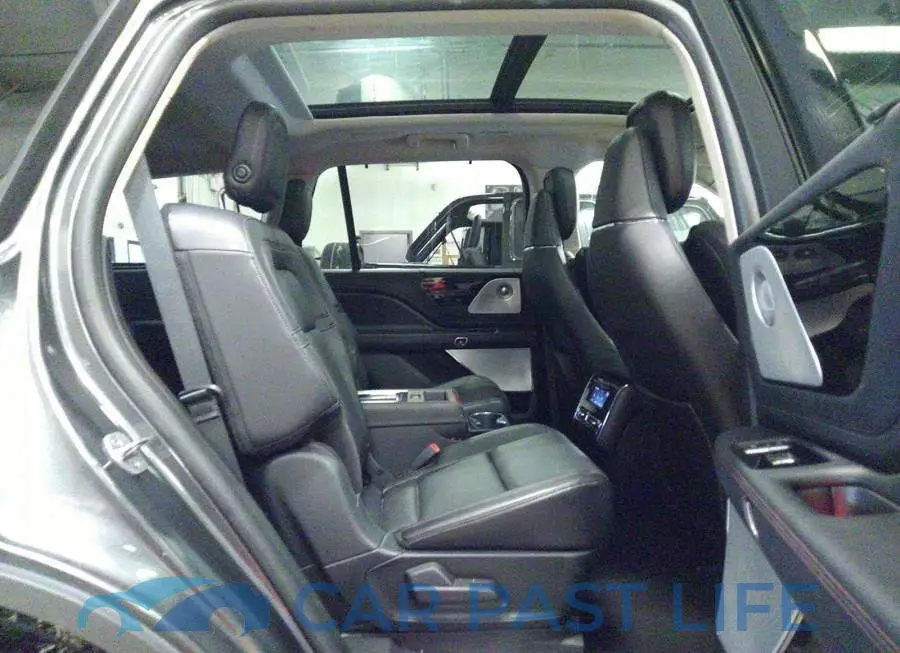 5LM5J7XCXLGL21186# 8