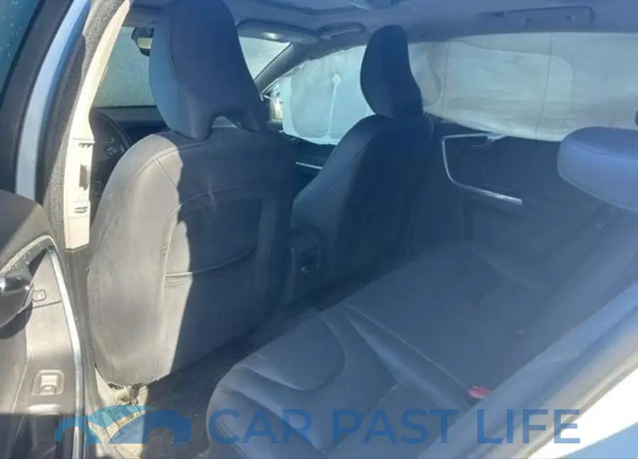 YV4612HLXF1001559# 8