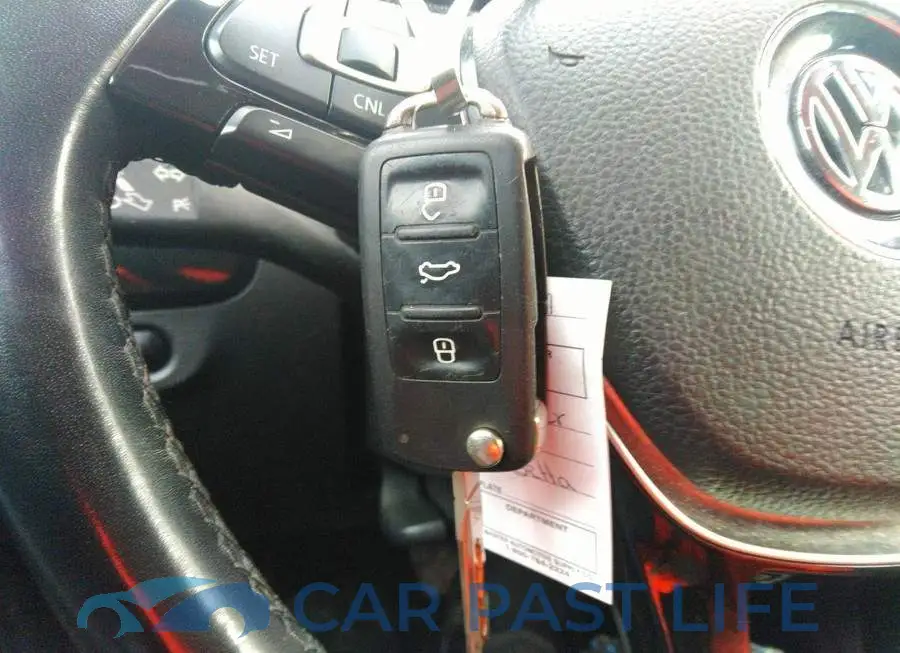 3VWDB7AJ9HM385575# 11