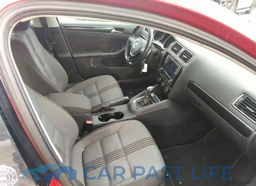 3VWDB7AJ9HM385575# 5