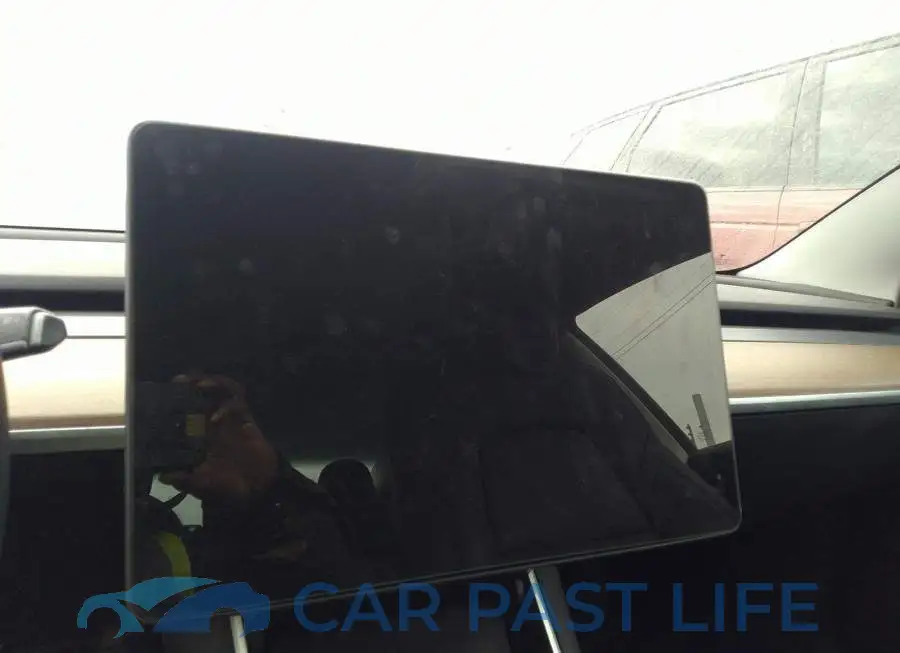 5YJ3E1EB5LF452045# 7