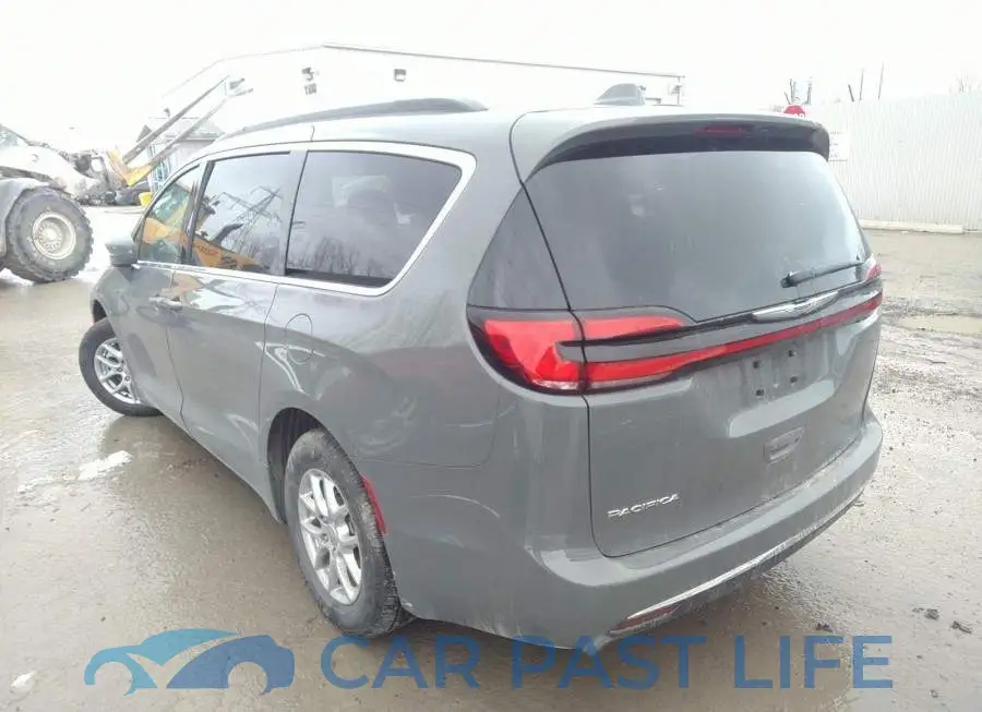 2C4RC1BG5NR219158# 3