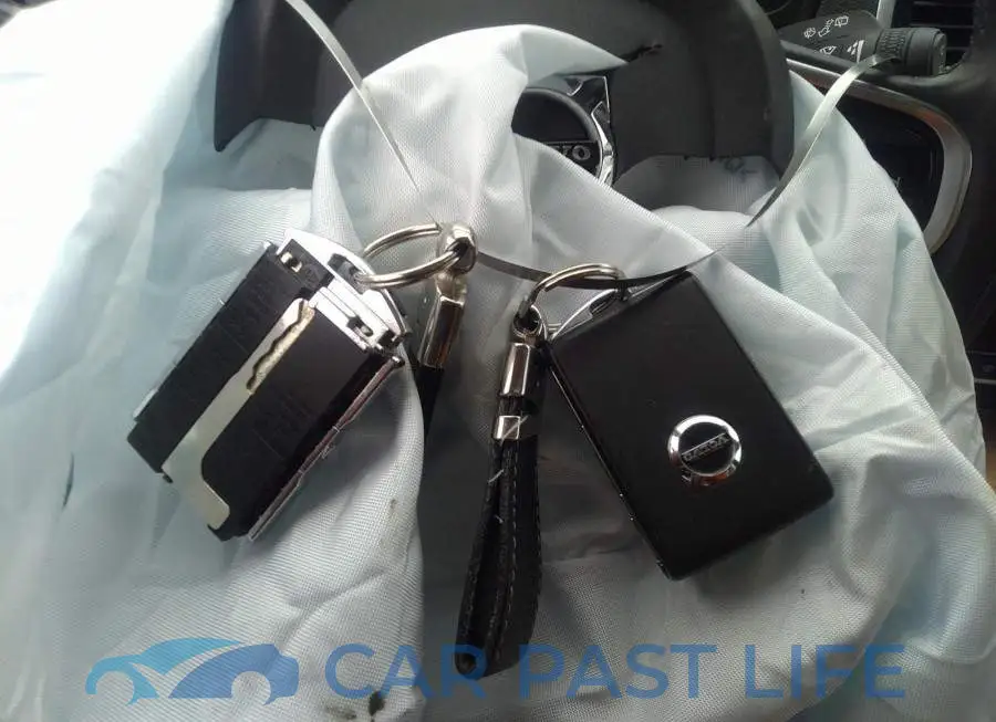 YV4A22PK4G1092927# 11