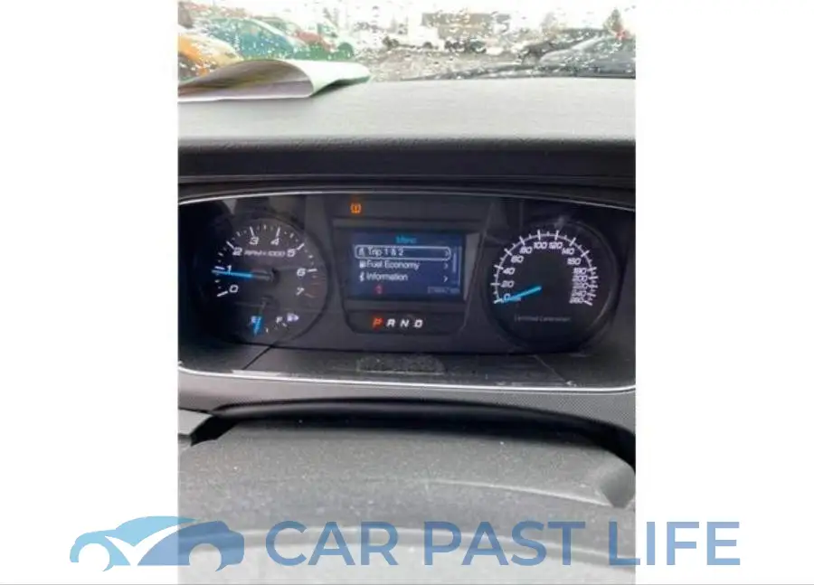 1FAHP2MK3JG112957# 7