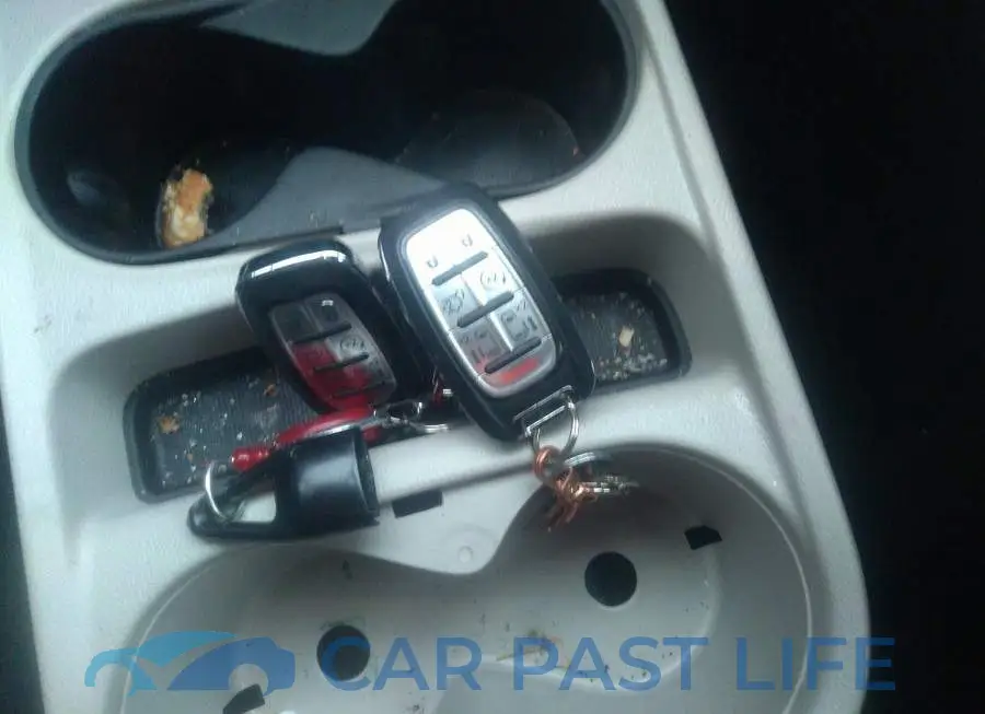 2C4RC1DG6JR178661# 11