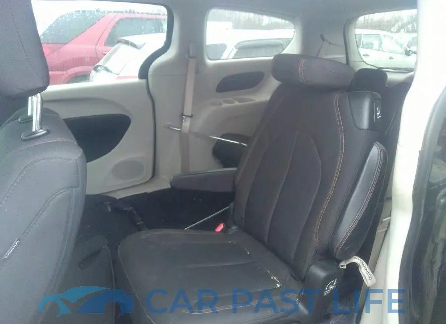 2C4RC1DG6JR178661# 8