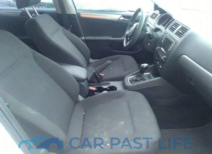 3VW267AJ0GM212859# 5