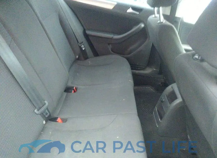 3VW267AJ0GM212859# 8