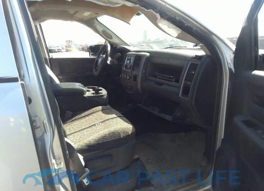 3C6UR5CL3FG696245# 5