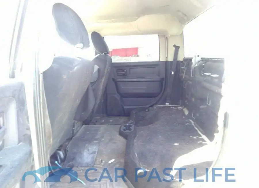 3C6UR5CL3FG696245# 8