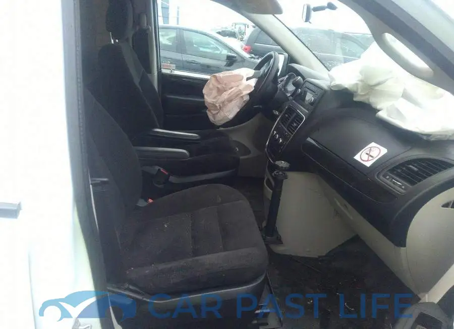2C4JRGAG3FR685608# 5