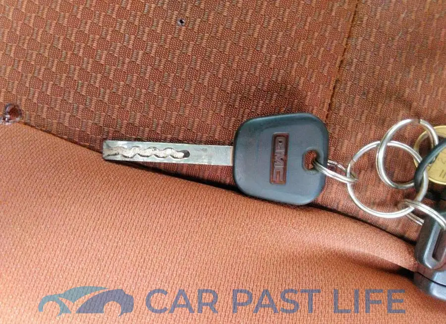 1GT12REG1JF263590# 11