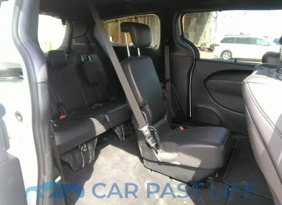 2C4RC1BG6NR121868# 8