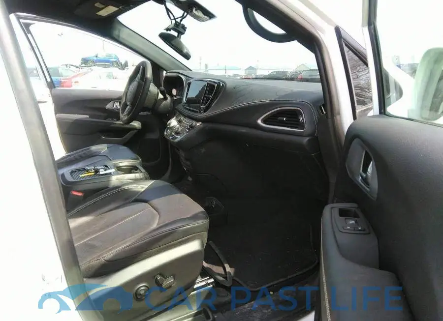 2C4RC1BG6NR121868# 5