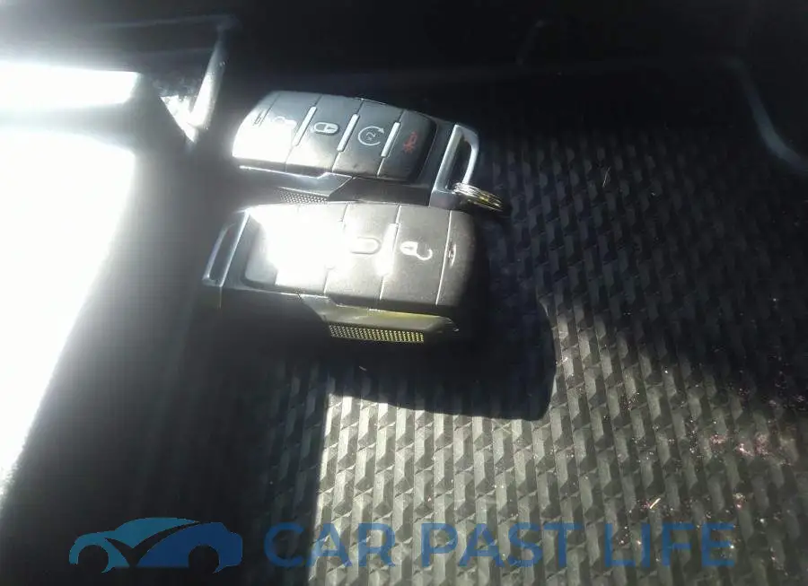 1C6SRFLT5LN420116# 11