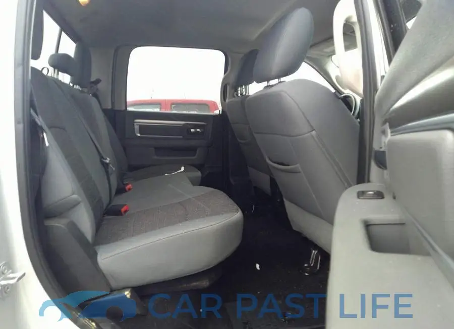 1C6RR7LM8FS619809# 8