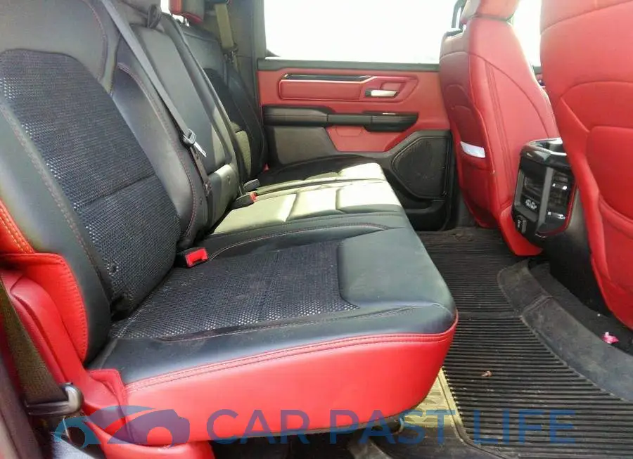 1C6SRFLT1KN672587# 8