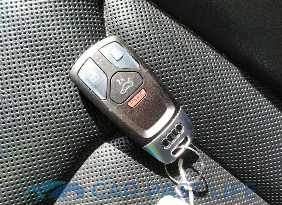 WA1WAAF77KD029714# 11