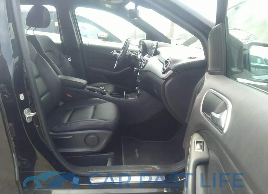 WDDMH4GB8FJ360750# 5