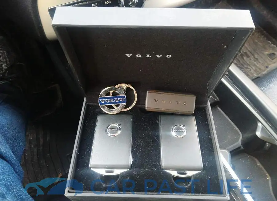 YV4A22PK3G1014820# 11