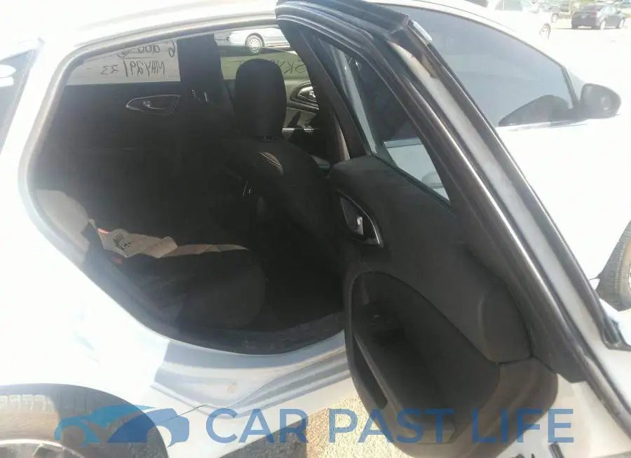 1C3CCCAB9GN192879# 8