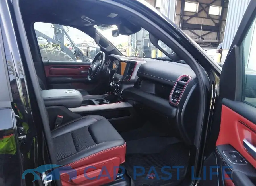 1C6SRFLT1MN692437# 5