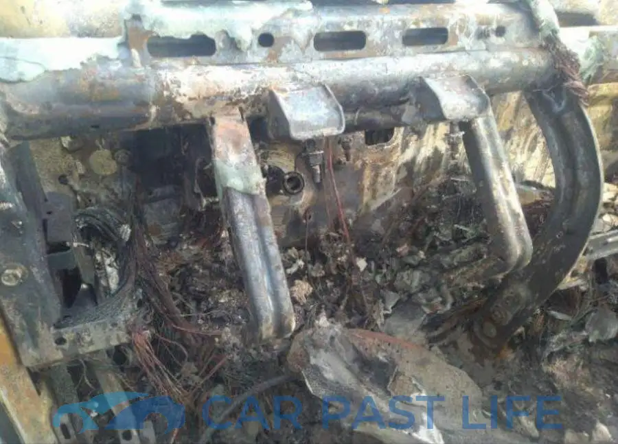 1GTP6EE11L1128399# 8