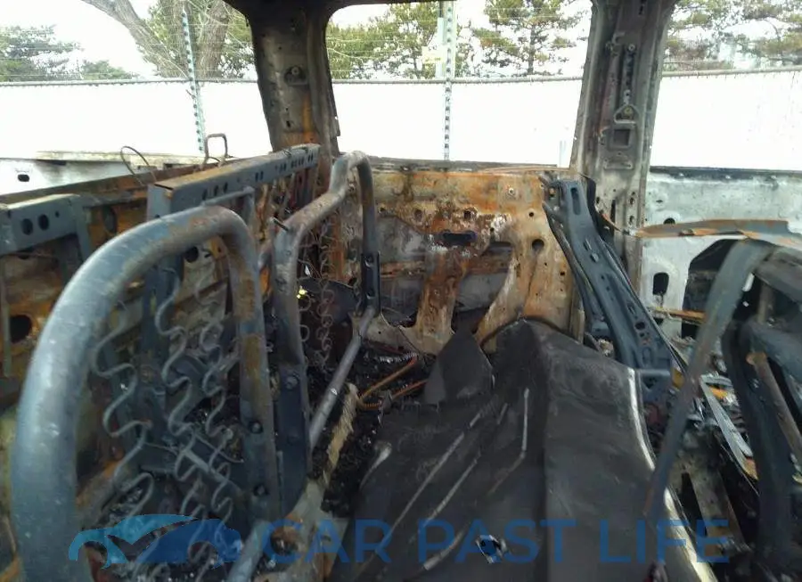 3GTU2NEC5JG494851# 8
