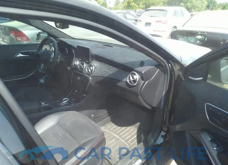 WDDTG5CB7FJ097967# 5
