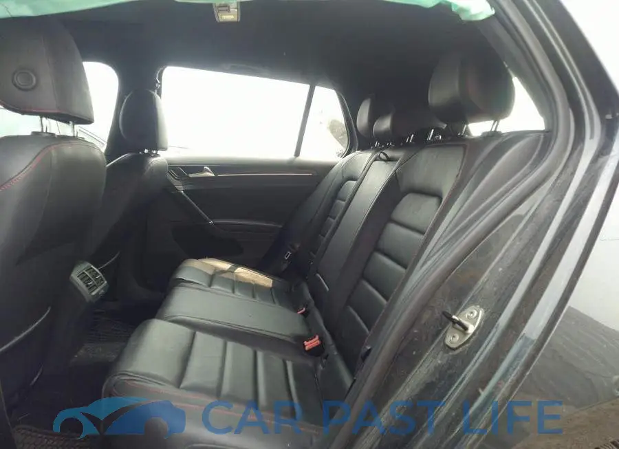 3VW4T7AUXFM091798# 8
