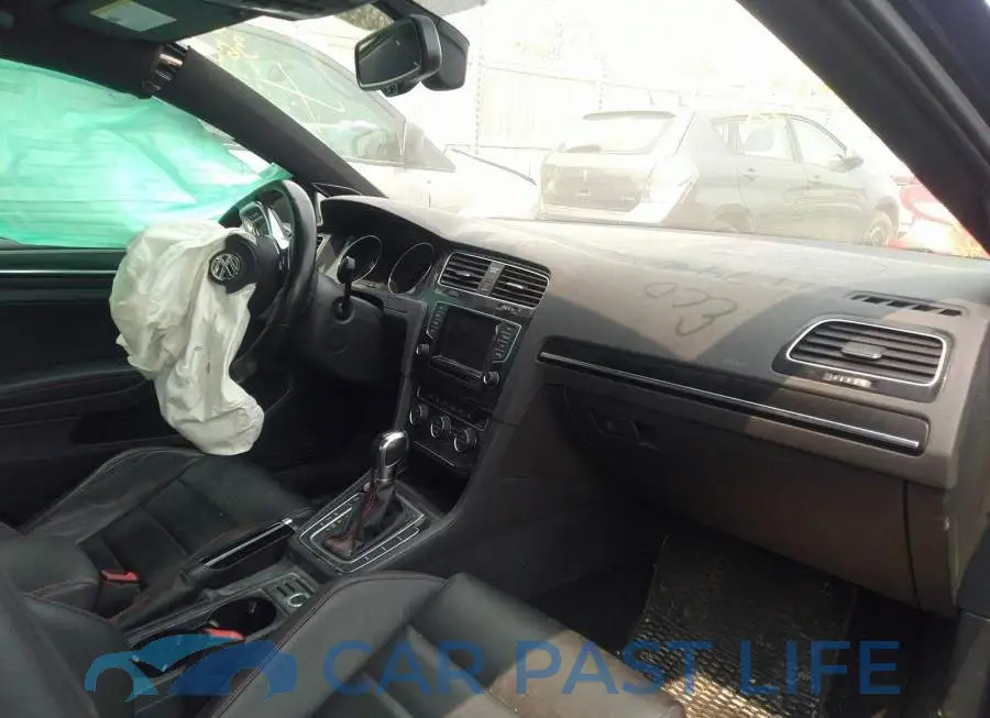 3VW4T7AUXFM091798# 5