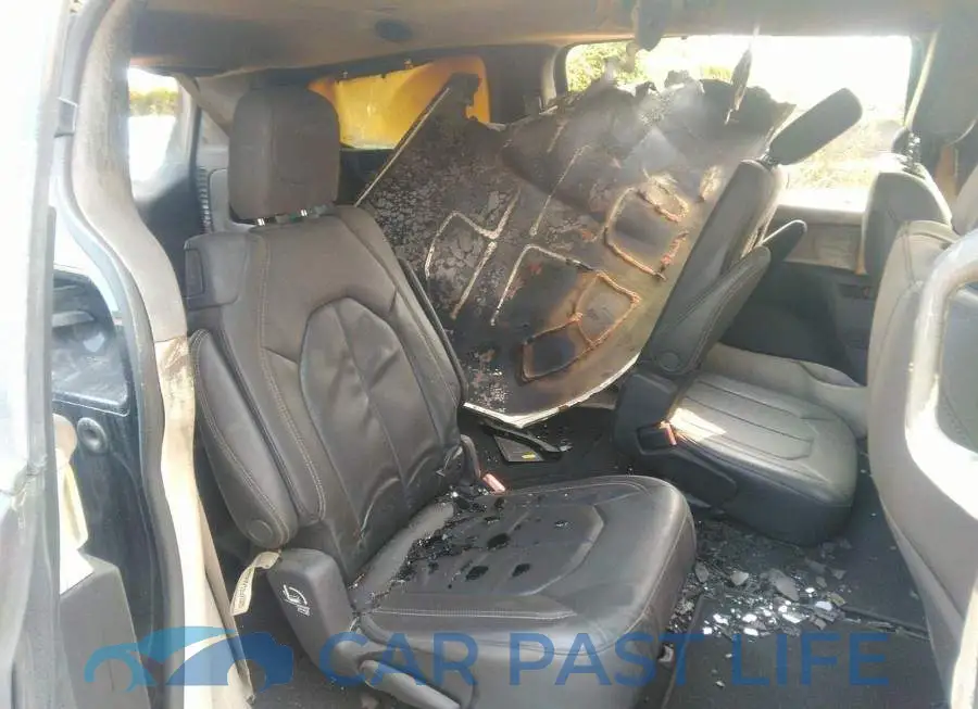 2C4RC1BG4NR106074# 8