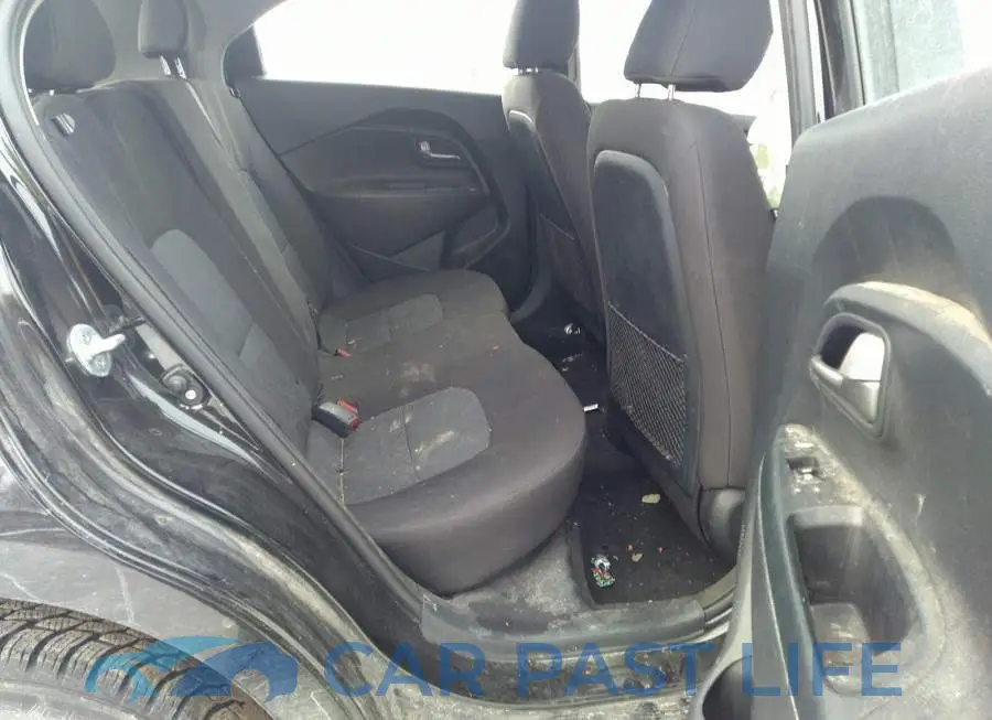 KNADM5A36F6518676# 8