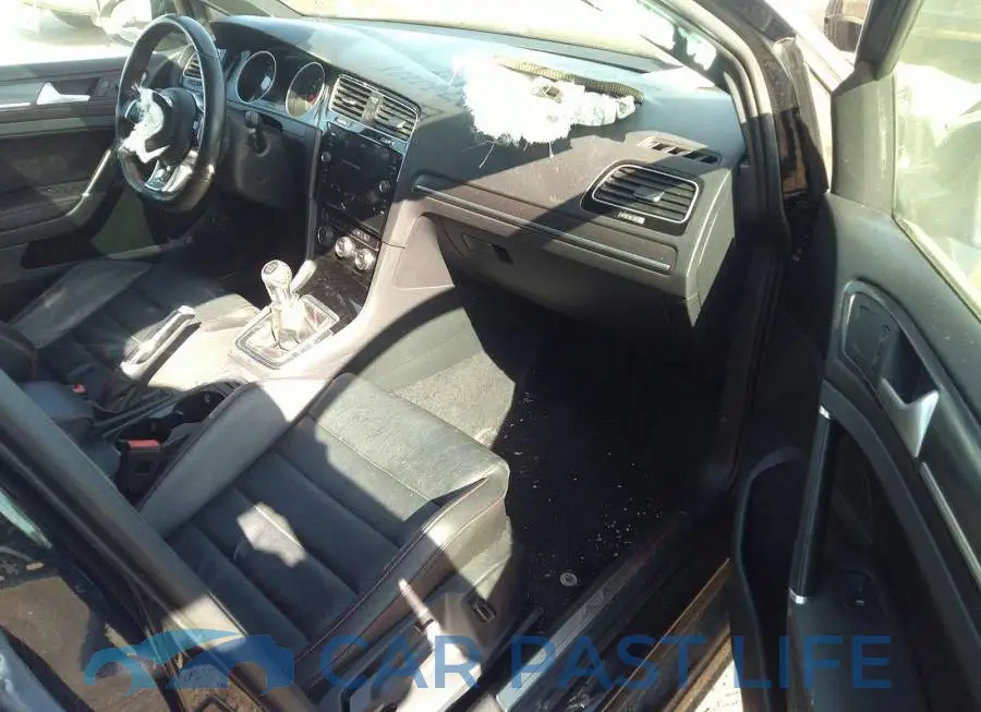 3VW5T7AU8MM001579# 5