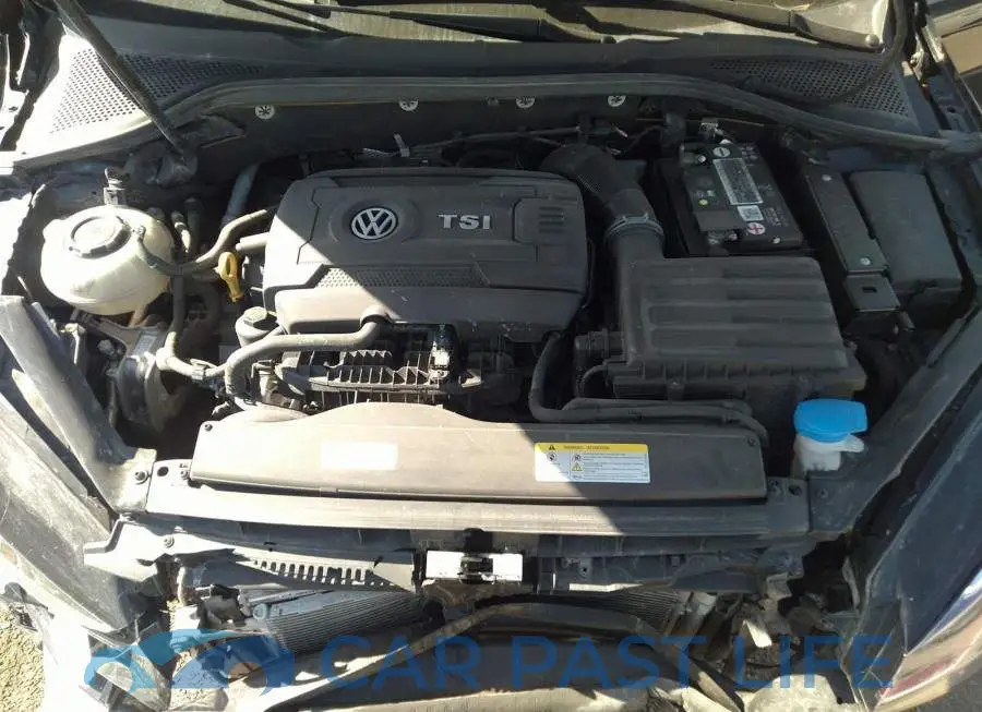 3VW5T7AU8MM001579# 10