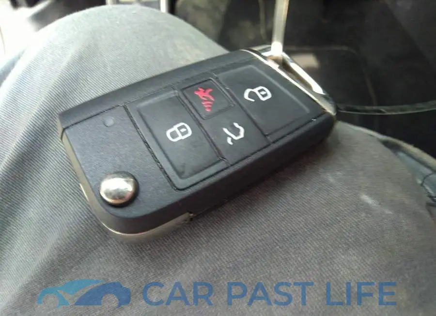 3VW5T7AUXFM094737# 11