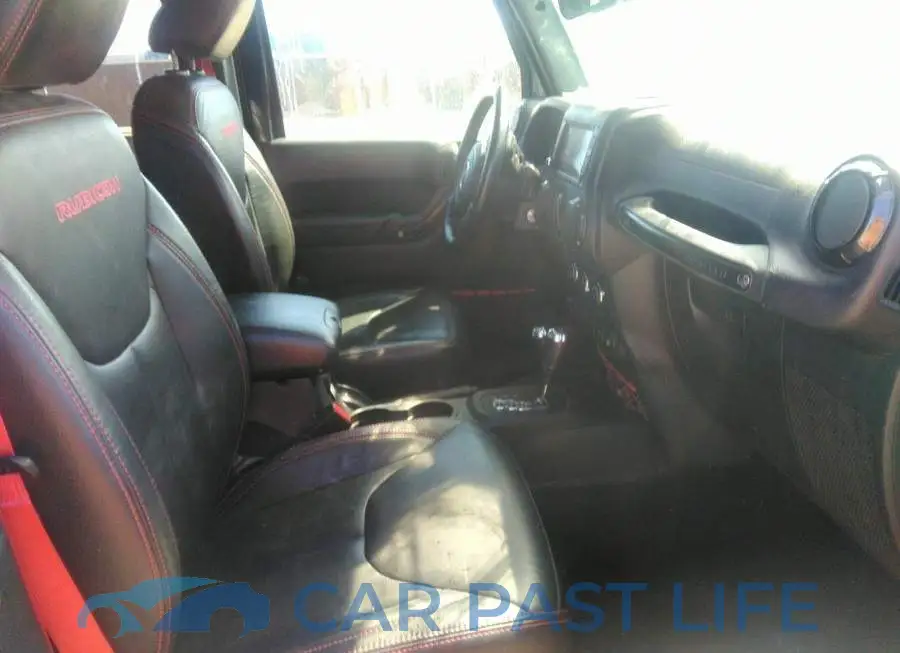 1C4BJWCG2JL881172# 5