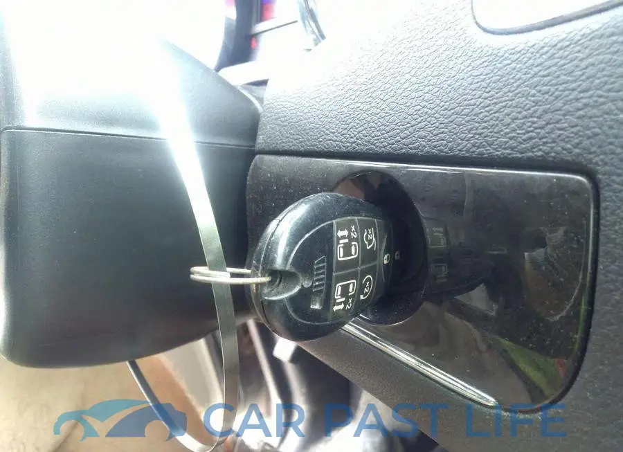 2C4RC1CGXGR100975# 11