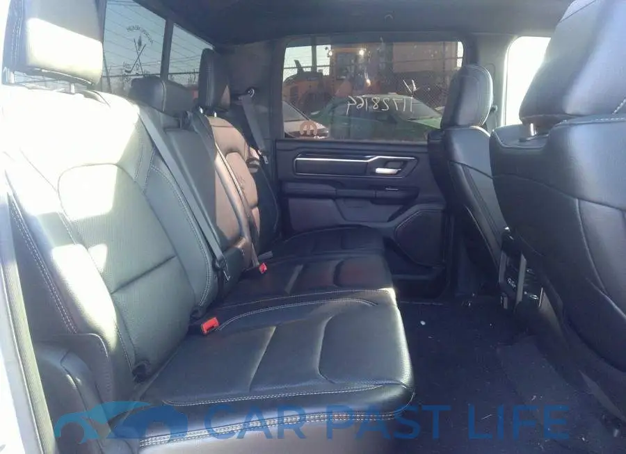 1C6SRFLT8LN261284# 8