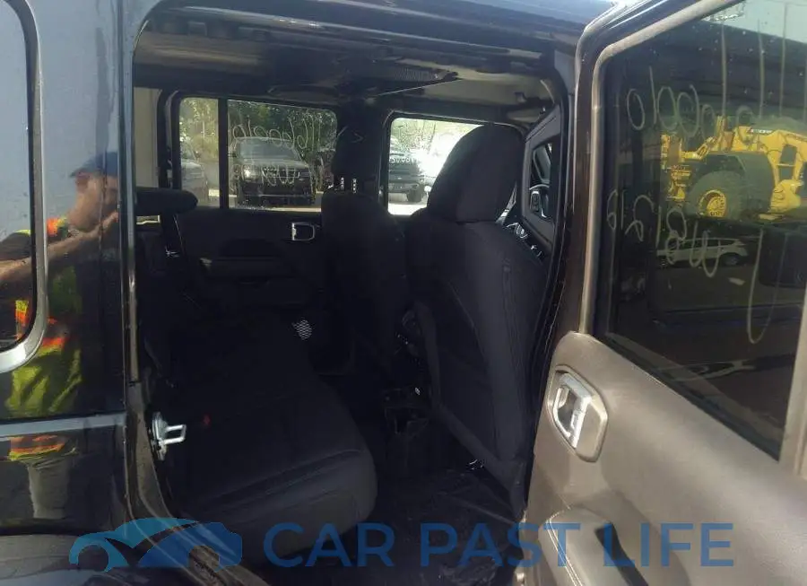 1C4HJXEN4MW812126# 8