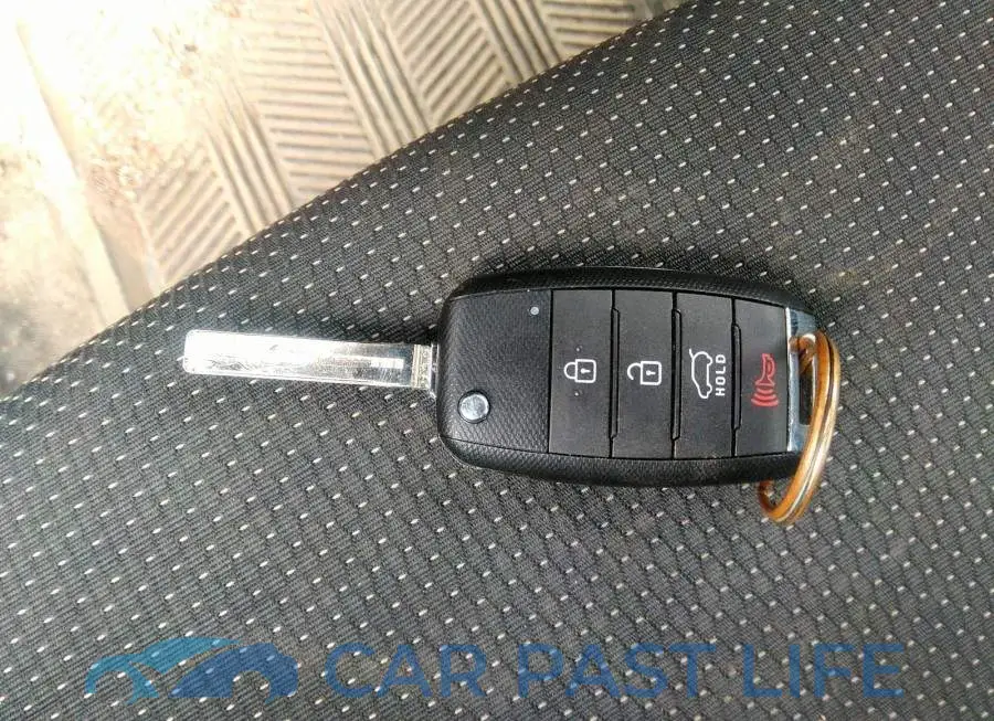 KNAHT8A32G7163622# 11