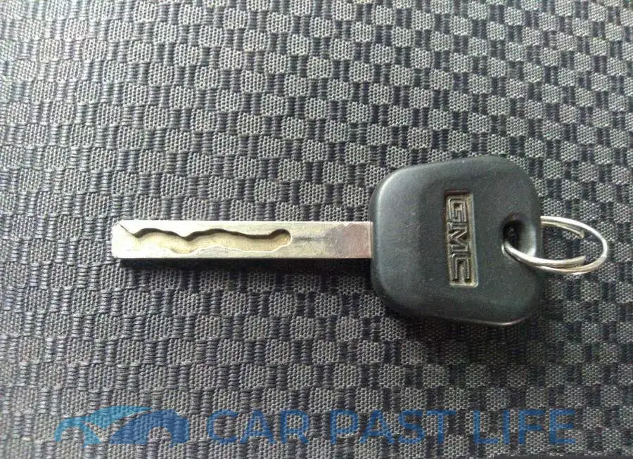3GTU2MEC9GG251966# 11